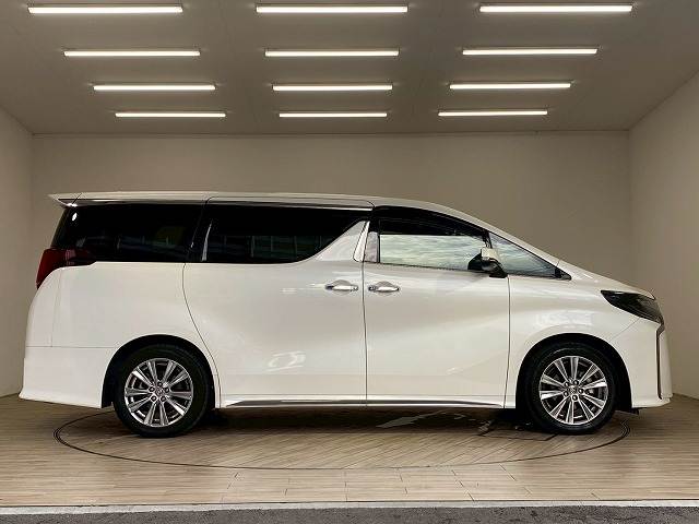 トヨタ アルファードの画像16
