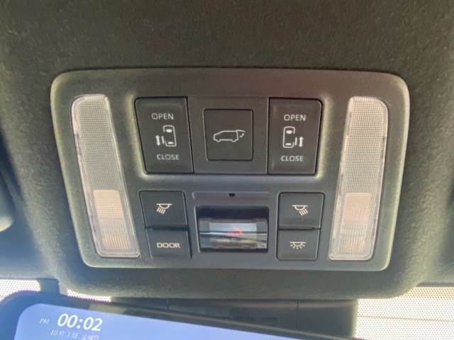 トヨタ ヴォクシーハイブリッドの画像7