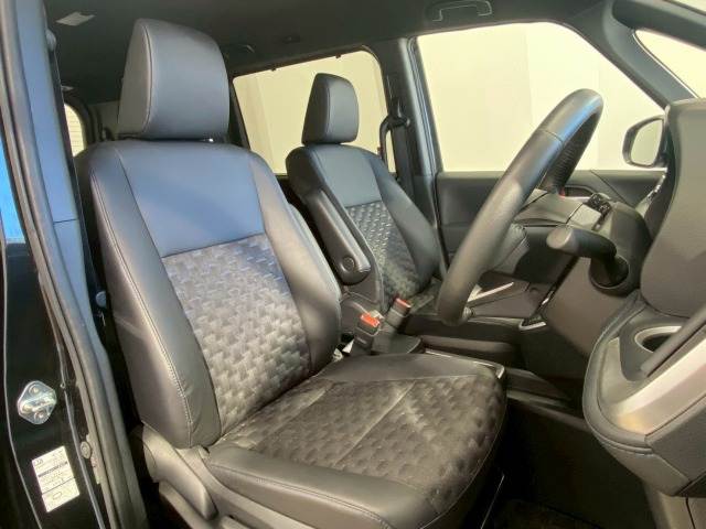 トヨタ ヴォクシーハイブリッドの画像10