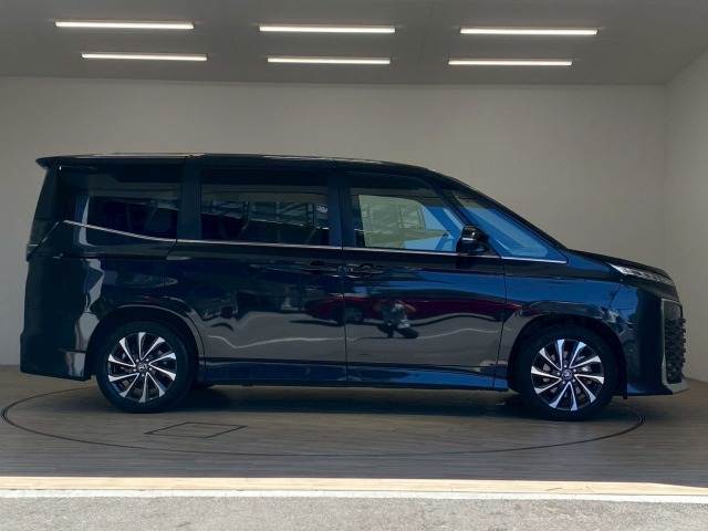 トヨタ ヴォクシーハイブリッドの画像17