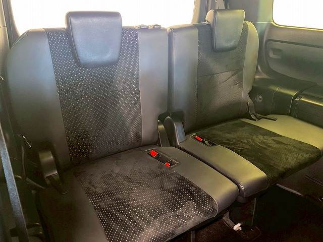 トヨタ ヴォクシーの画像12