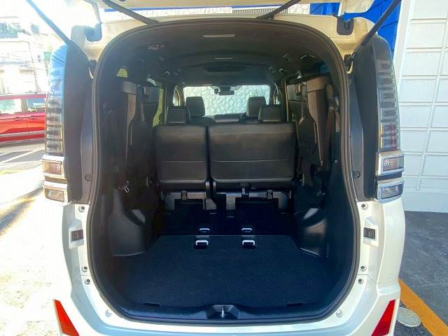 トヨタ ヴォクシーの画像13