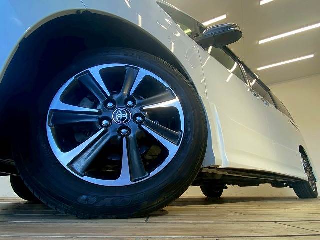 トヨタ ヴォクシーの画像18