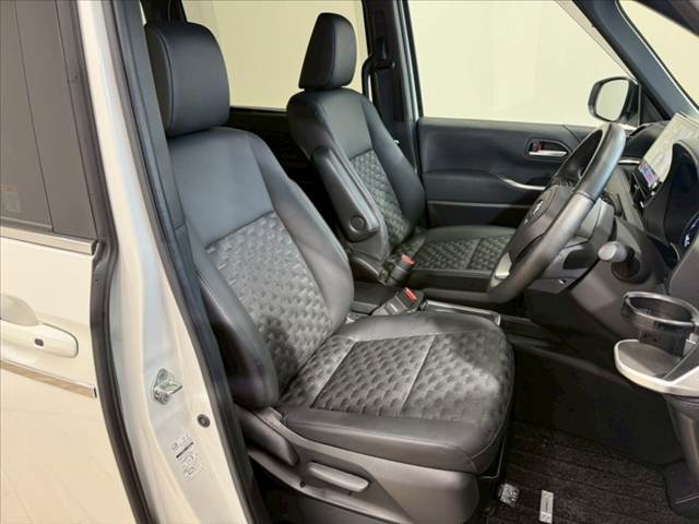 トヨタ ヴォクシーハイブリッドの画像10