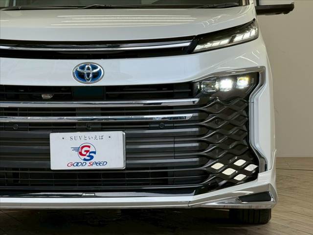 トヨタ ヴォクシーハイブリッドの画像18