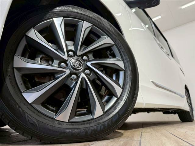 トヨタ ヴォクシーハイブリッドの画像19