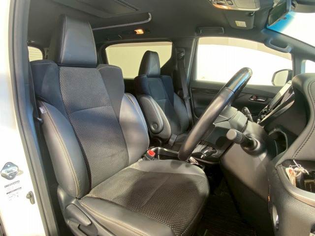 トヨタ アルファードの画像10