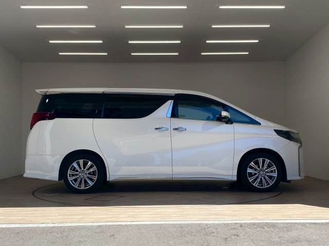 トヨタ アルファードの画像17