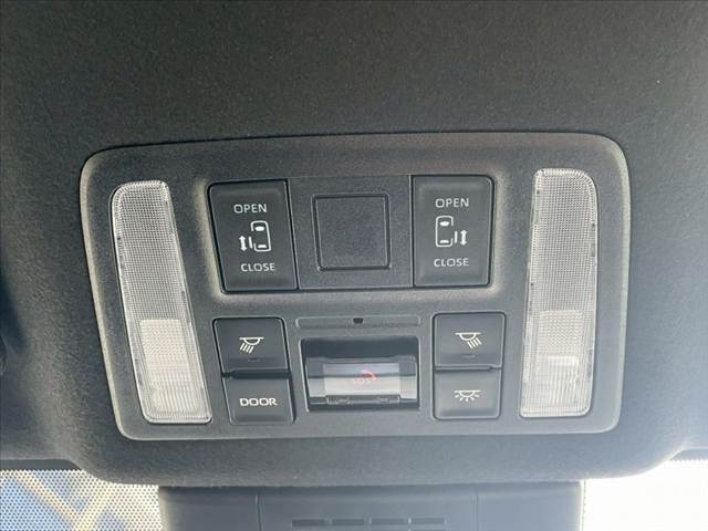 トヨタ ノアハイブリッドの画像8