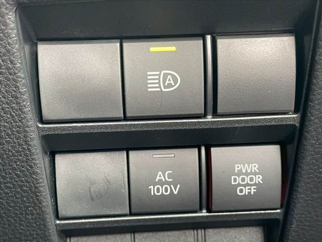 トヨタ ノアハイブリッドの画像9