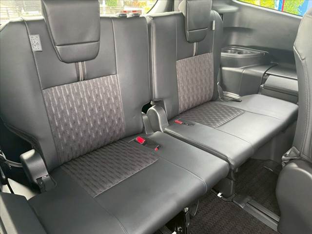 トヨタ ノアハイブリッドの画像12