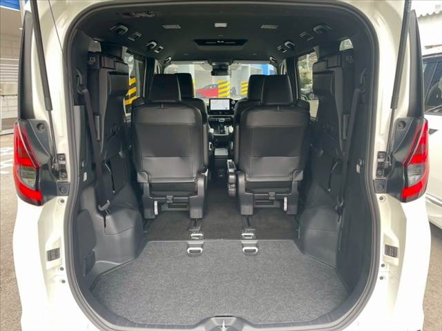 トヨタ ノアハイブリッドの画像13