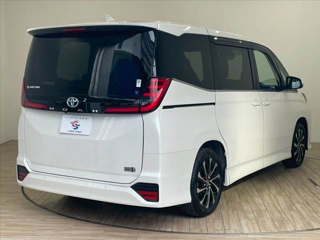 トヨタ ノアハイブリッドの画像17