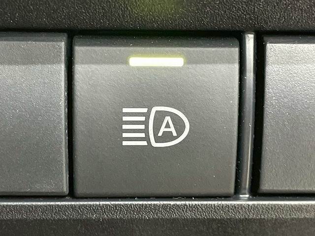 トヨタ ヴォクシーハイブリッドの画像9