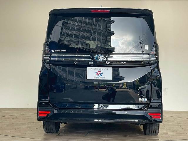 トヨタ ヴォクシーハイブリッドの画像15