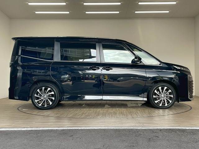 トヨタ ヴォクシーハイブリッドの画像17