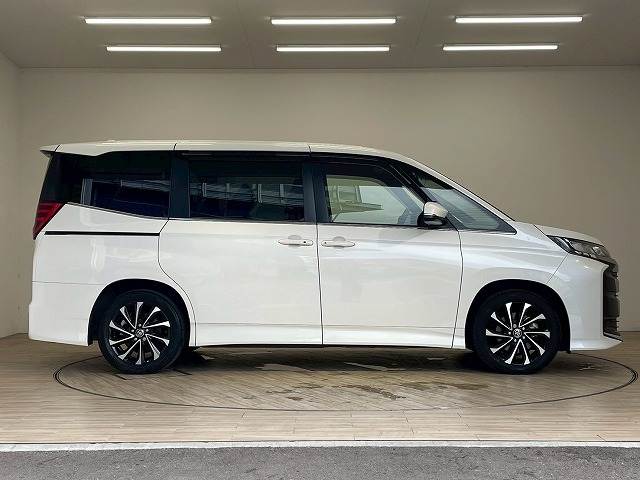 トヨタ ノアハイブリッドの画像17