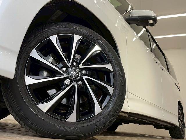 トヨタ ノアハイブリッドの画像19