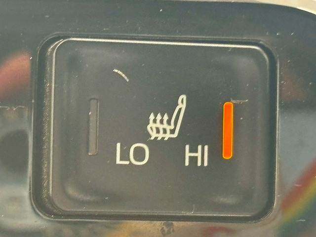 トヨタ ヴォクシーハイブリッドの画像8