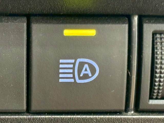 トヨタ ヴォクシーハイブリッドの画像9