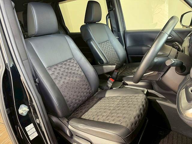 トヨタ ヴォクシーハイブリッドの画像10