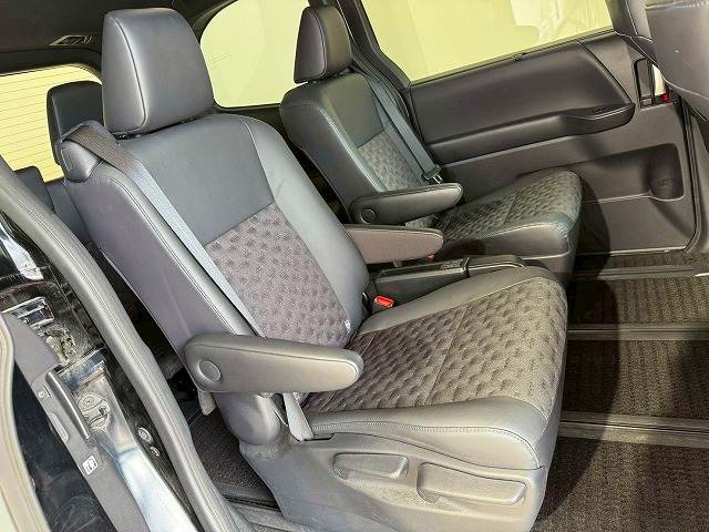 トヨタ ヴォクシーハイブリッドの画像11