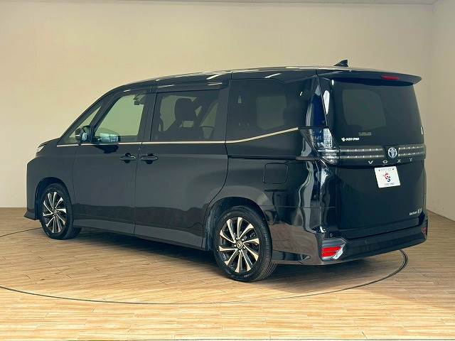 トヨタ ヴォクシーハイブリッドの画像16