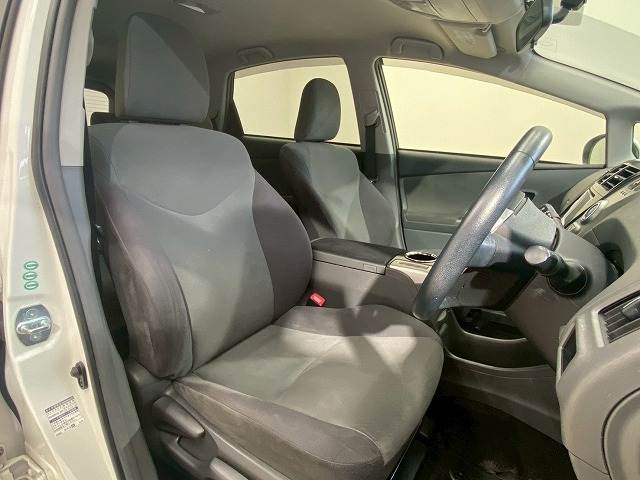 トヨタ プリウスαの画像12