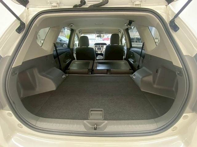 トヨタ プリウスαの画像14