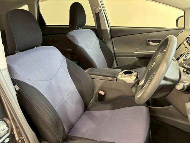 トヨタ プリウスαの画像11