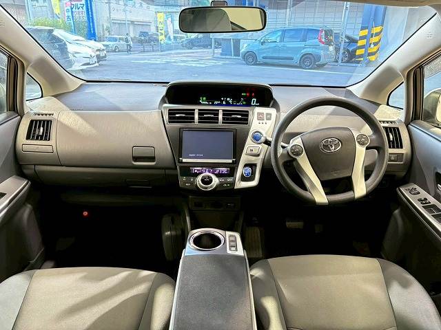 トヨタ プリウスαの画像3