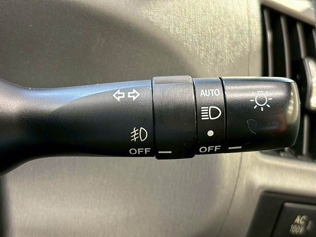 トヨタ プリウスαの画像8