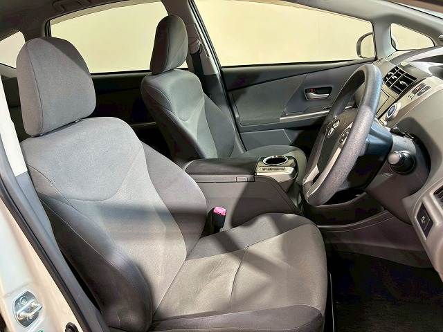 トヨタ プリウスαの画像10