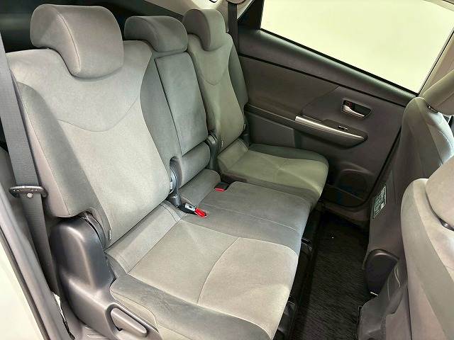 トヨタ プリウスαの画像11