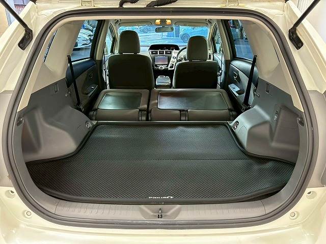 トヨタ プリウスαの画像12