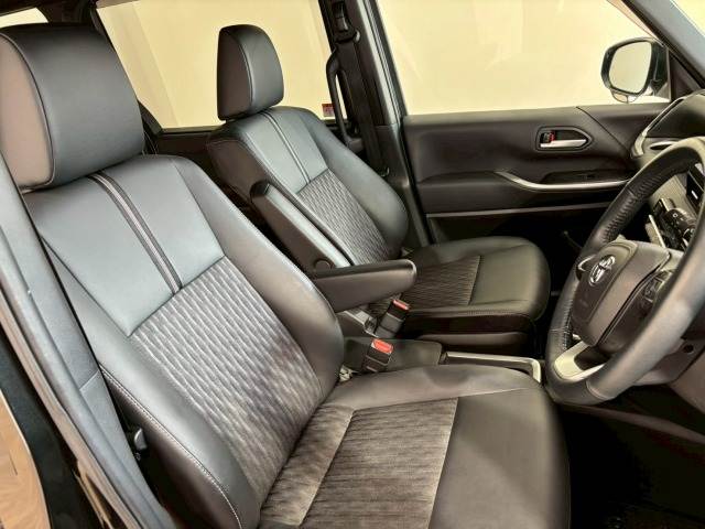 トヨタ ノアハイブリッドの画像10