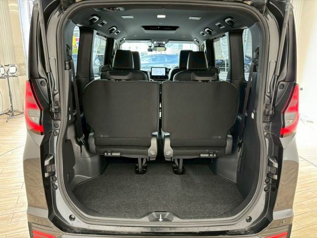 トヨタ ノアハイブリッドの画像13