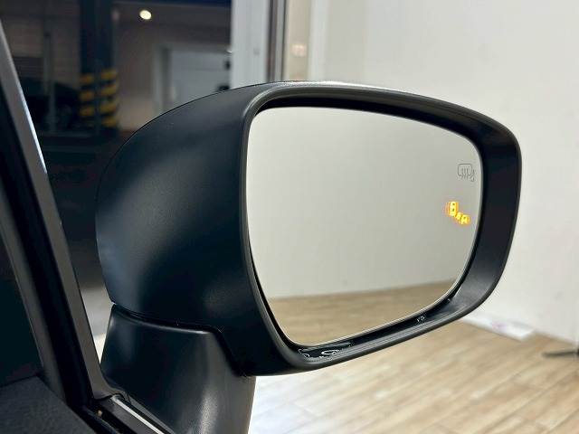 フロンクスベースグレード 内装他