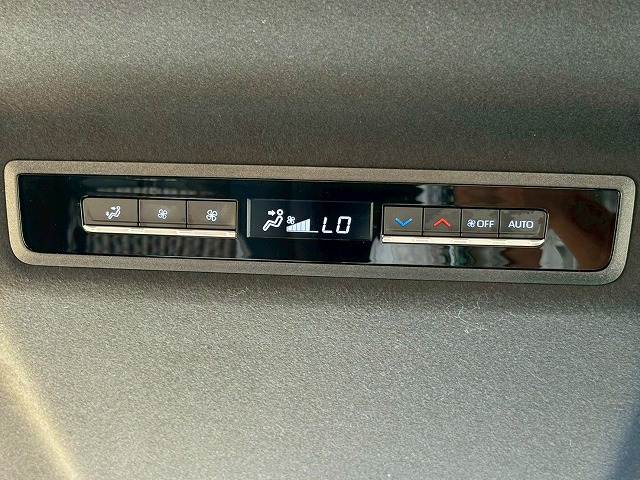 トヨタ ノアハイブリッドの画像9