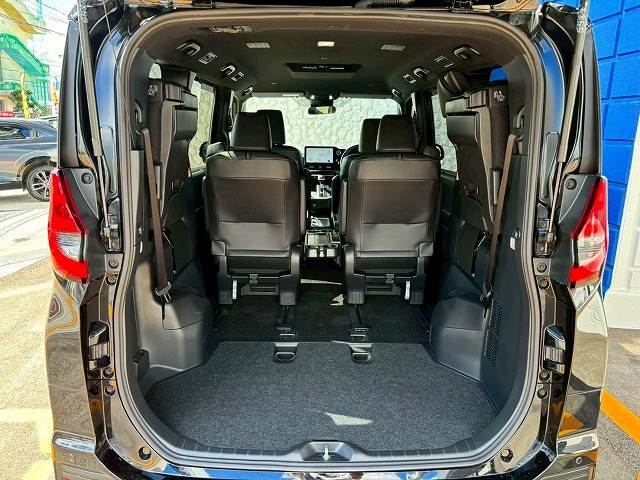トヨタ ノアハイブリッドの画像13