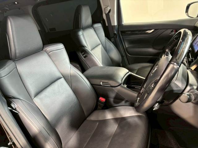 トヨタ アルファードの画像10