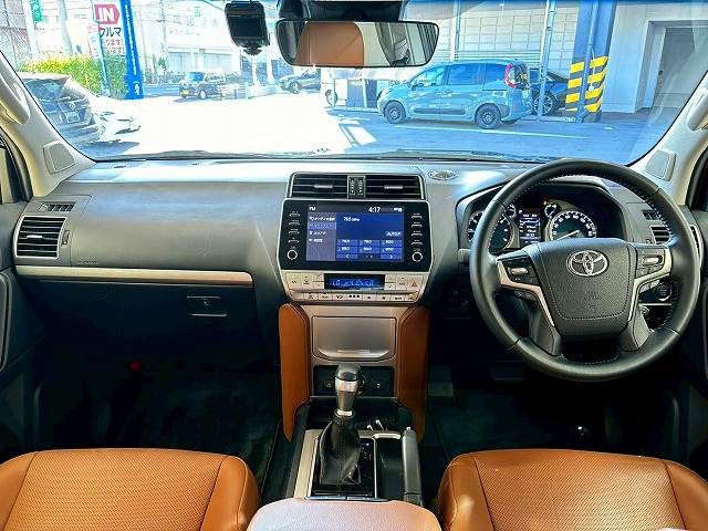 ランドクルーザープラドTX“Lパッケージ・70th ANNIVERSARY LIMITED” 内装他