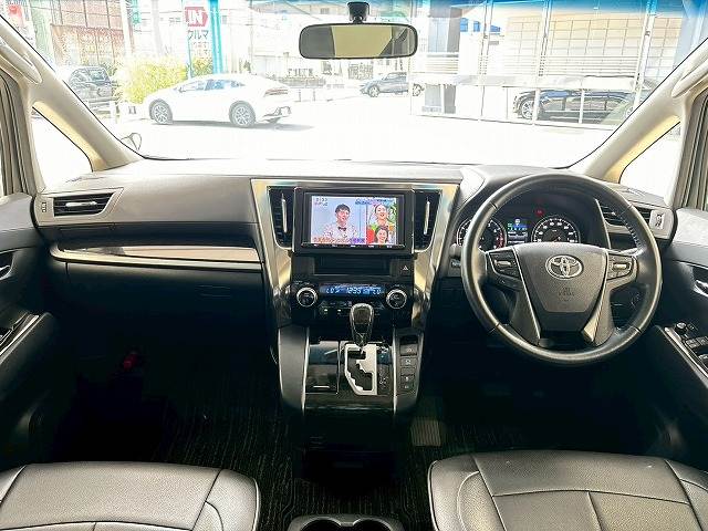 トヨタ ヴェルファイアの画像3
