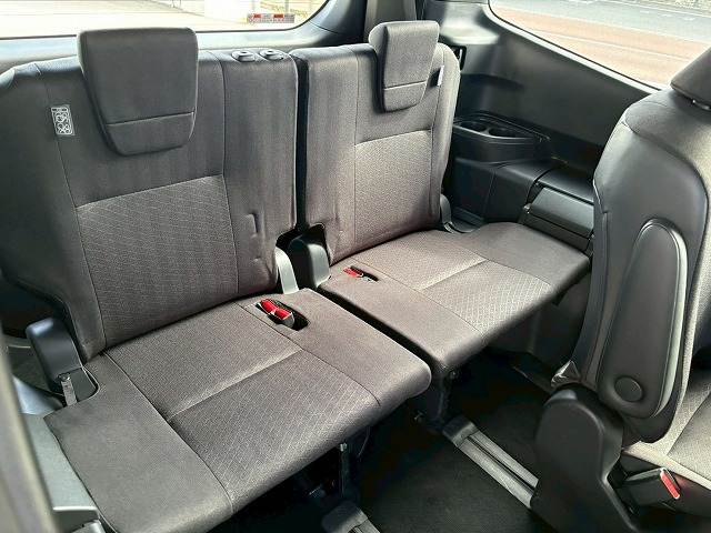 トヨタ ノアハイブリッドの画像12