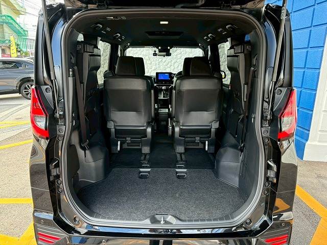 トヨタ ノアハイブリッドの画像13