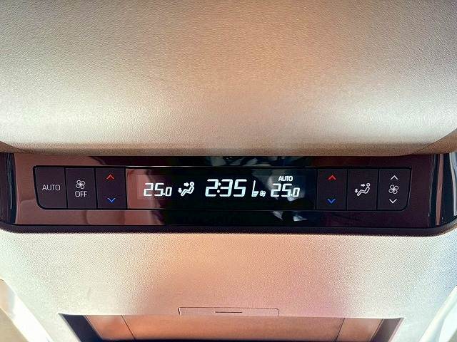 トヨタ ヴェルファイアハイブリッドの画像8