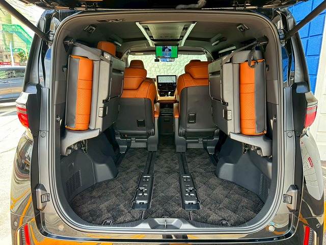 トヨタ ヴェルファイアハイブリッドの画像13