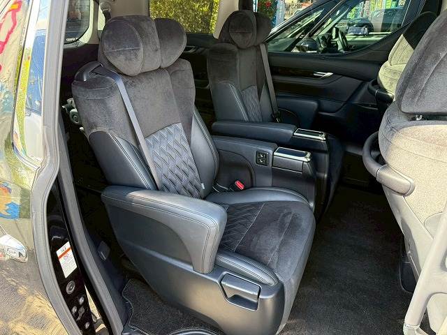 トヨタ ヴェルファイアの画像11