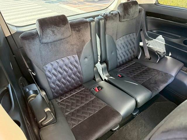 トヨタ ヴェルファイアの画像12