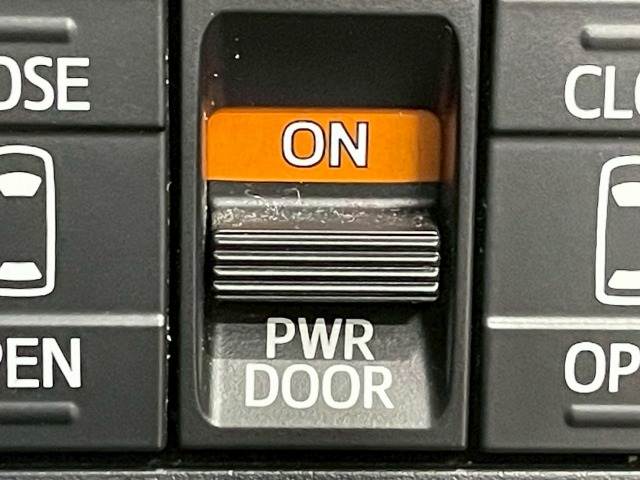 トヨタ ヴォクシーの画像8